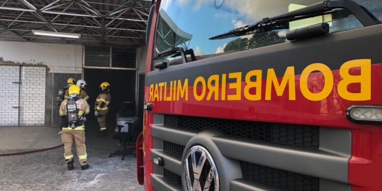 Bombeiros alertam sobre proibição de comércio de fogos de artifício no período junino