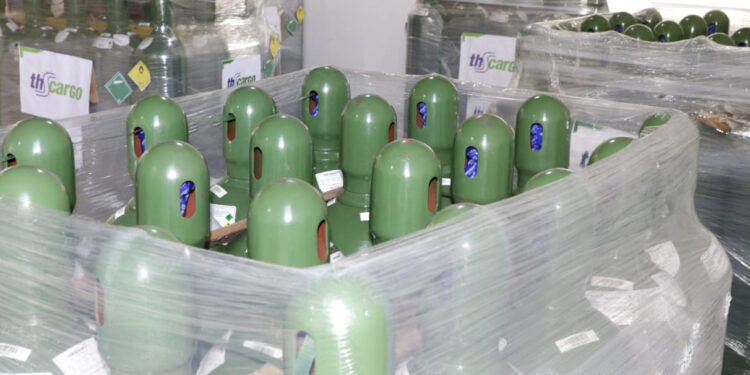 Petrobras doa 100 cilindros de oxigênio medicinal à Rede Estadual de Saúde
