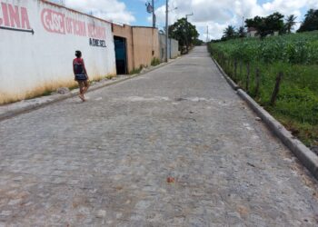 ROSÁRIO DO CATETE: “Pavimentação vai facilitar o escoamento da produção da agricultura familiar”, afirma o prefeito interino Magno Monteiro