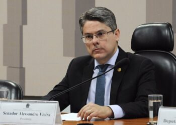 Senador Alessandro Vieira anuncia desfiliação do Cidadania