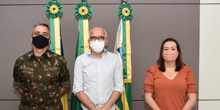 Prefeitura de Aracaju e Exército firmam parceria para instalação de novo drive-thru na zona Norte