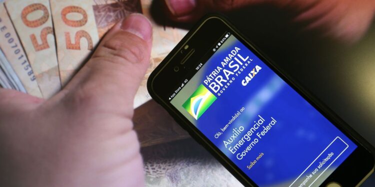 Caixa conclui pagamento da terceira parcela do auxílio emergencial