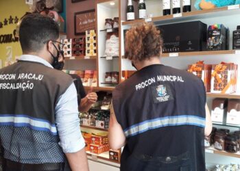 Procon Aracaju realiza série de fiscalizações voltadas ao Dia dos Namorados