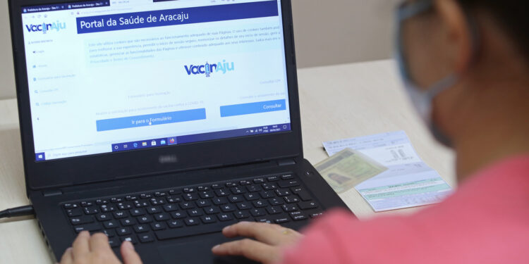 VacinAju: confira o passo a passo de como se cadastrar na plataforma