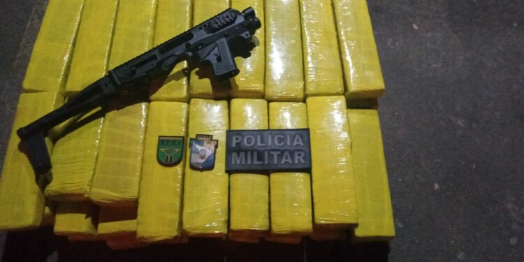 Em operação, Polícia Militar apreende mais de 50 tabletes de maconha em Indiaroba