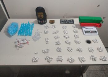 Polícia Militar apreende drogas e motocicleta em Nossa Senhora do Socorro