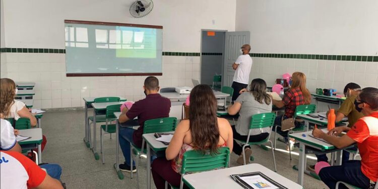 Prefeitura de Capela promove capacitação e anuncia premiação para escolas municipais