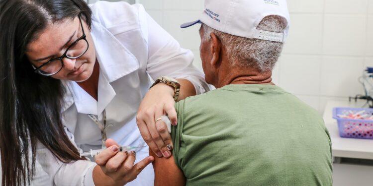 Mais de meio milhão de sergipanos receberam a primeira dose de vacina contra a Covid-19