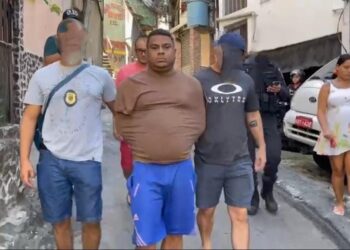 Operação Extração, do Denarc, localiza maior traficante de Sergipe dentro da Rocinha, no RJ