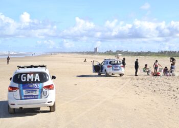 Aracaju reforça fiscalização nas praias por conta da pandemia neste domingo, 13