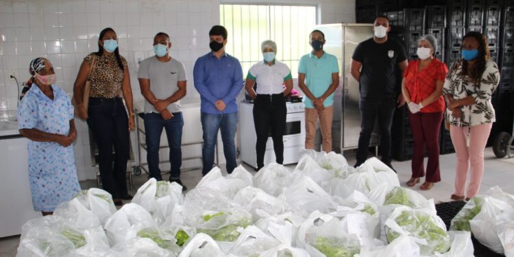 Prefeitura doa kits do Banco de Alimentos de Rosário do Catete