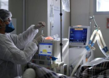 Quadro da covid-19 no Brasil segue crítico e pode piorar com inverno, diz Fiocruz
