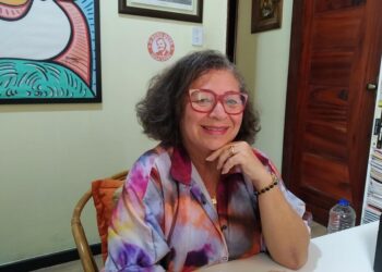 Professora Ângela Melo defende vacinação prioritária de grávidas, puérperas e lactantes sem comorbidade
