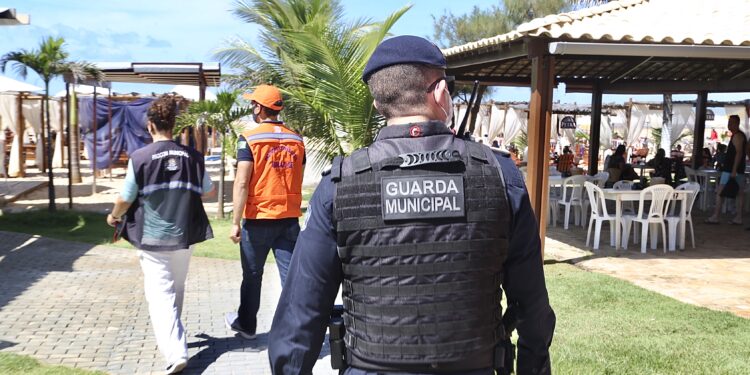 Prefeitura de Aracaju continua fiscalizando cumprimento das medidas de biossegurança neste sábado, 12