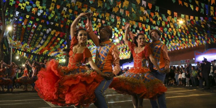 Festa na Roça lidera ranking de músicas de festas juninas