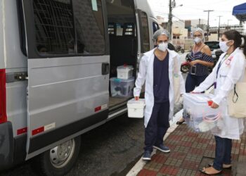 SMS segue monitorando passageira vinda do Reino Unido e seus contatantes