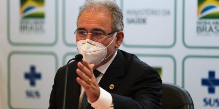 Ministro diz que 160 milhões serão vacinados até dezembro no Brasil