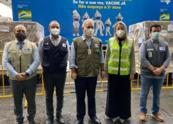 Lote de 1,5 milhão de doses da vacina da Janssen chega ao Brasil