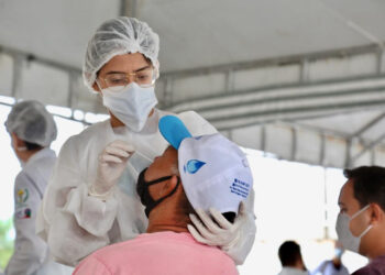 Testagem para covid-19 é realizada no bairro Eduardo Gomes em São Cristóvão