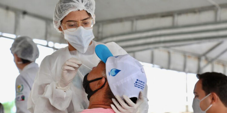 Testagem para covid-19 é realizada no bairro Eduardo Gomes em São Cristóvão
