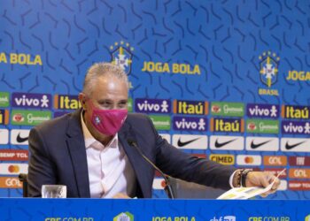 Técnico Tite convoca seleção brasileira para a Copa América