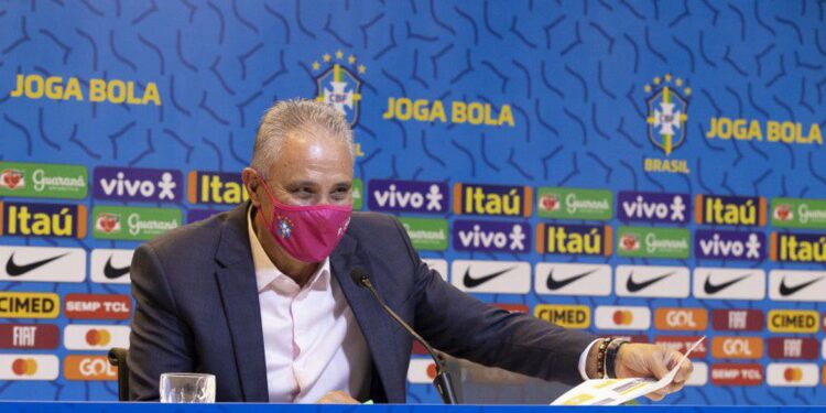 Técnico Tite convoca seleção brasileira para a Copa América