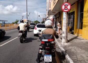 Após denúncias, SMTT reforça fiscalização em vagas de estacionamento irregular