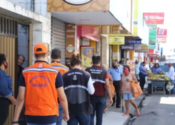 Força-tarefa realiza fiscalização no comércio durante ponto facultativo do São Pedro