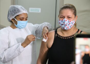 Plantão no feriado garantiu imunização de mais de 3.500 aracajuanos contra covid