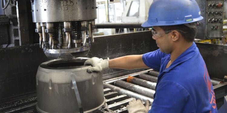 Indústria cresce em maio em 11 dos 15 locais pesquisados pelo IBGE