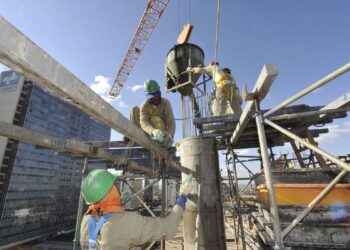 Brasil cria 280,6 mil postos de trabalho formal em maio