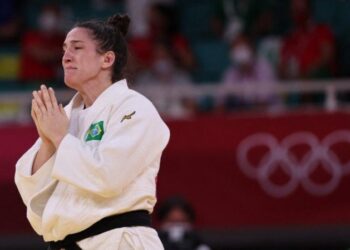 Mayra Aguiar leva o bronze no judô e faz história ao conquistar 3ª medalha em Olimpíadas
