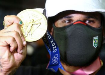 Atletas devem ser acompanhados por psicólogos, defendem especialistas