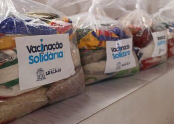 Vacinação Solidária: Prefeitura de Aracaju continua arrecadando alimentos no drive-thru da Sementeira