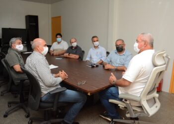 Prefeito Padre Inaldo se reúne com representantes da Associação das Indústrias de Socorro