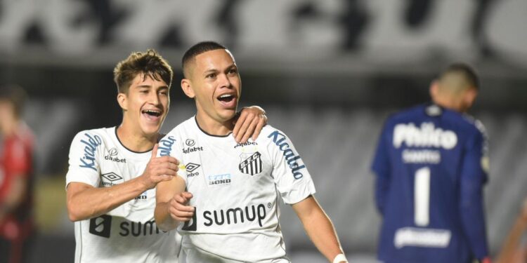 Athletico-PR perde de 2 a 1 para o Santos na Vila Belmiro