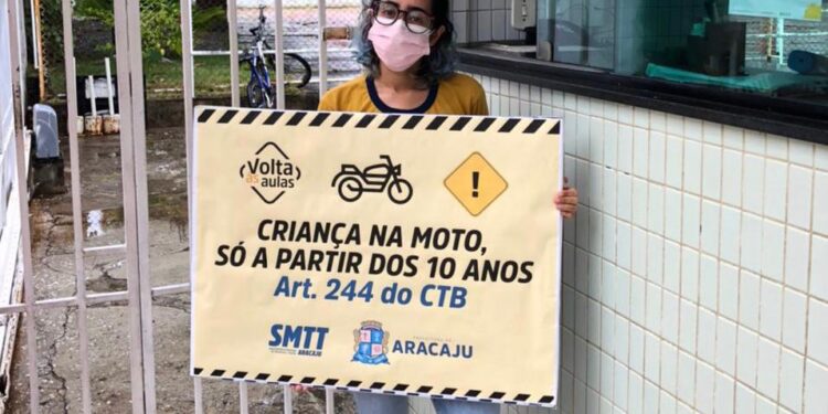 SMTT promove ações de educação para o trânsito durante volta às aulas em Aracaju