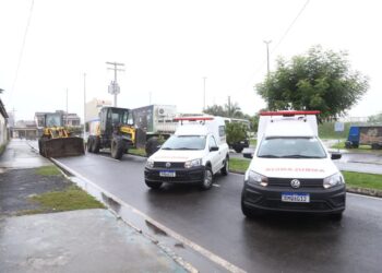 Prefeitura de Lagarto entrega frota de veículos para servirem a Colônia Treze e região