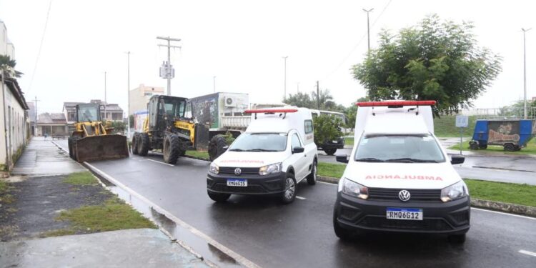 Prefeitura de Lagarto entrega frota de veículos para servirem a Colônia Treze e região
