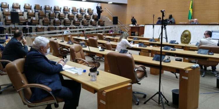 Deputados aprovam LDO em 2ª discussão