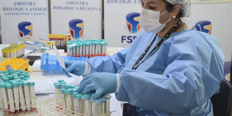 Lacen divulga Boletim Genômico que estuda variantes do coronavírus