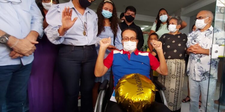 Prefeito de Rosário do Catete recebe alta hospitalar