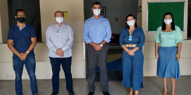 Hospital de Cirurgia recebe visita de representantes do Ministério da Saúde