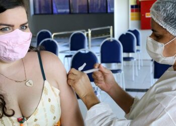 Em mais um dia sem óbito por covid-19, Aracaju imuniza população de 29 anos nesta quinta-feira