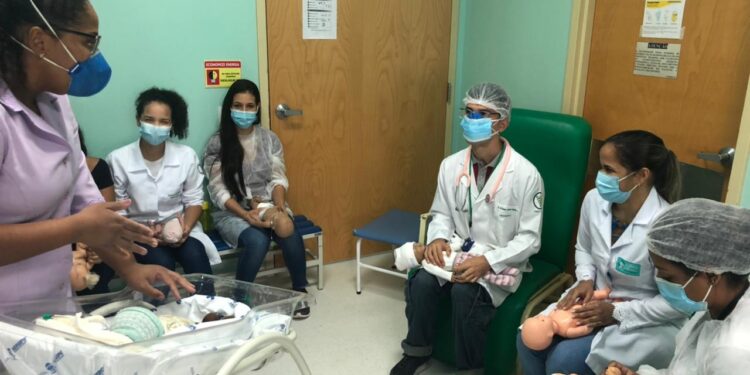 Fisioterapeutas recebem capacitação na Maternidade Nossa Senhora de Lourdes