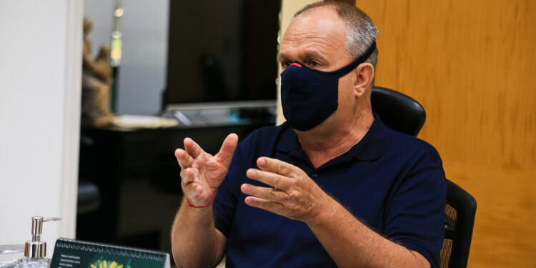 Governo de Sergipe reduz toque de recolher e amplia a ocupação de shoppings e parques