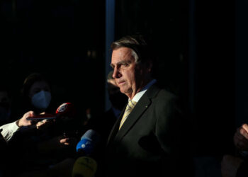 ‘Prevaricação se aplica a servidor público, não a mim’, diz Bolsonaro sobre caso Covaxin