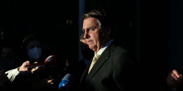 ‘Prevaricação se aplica a servidor público, não a mim’, diz Bolsonaro sobre caso Covaxin