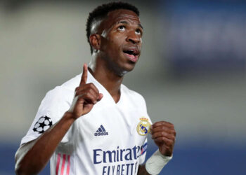 Jornalista se revolta com possibilidade do Real vender Vini Jr