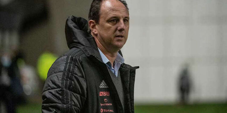 Diretoria do Flamengo se reúne no Ninho do Urubu e debate demissão de Rogério Ceni